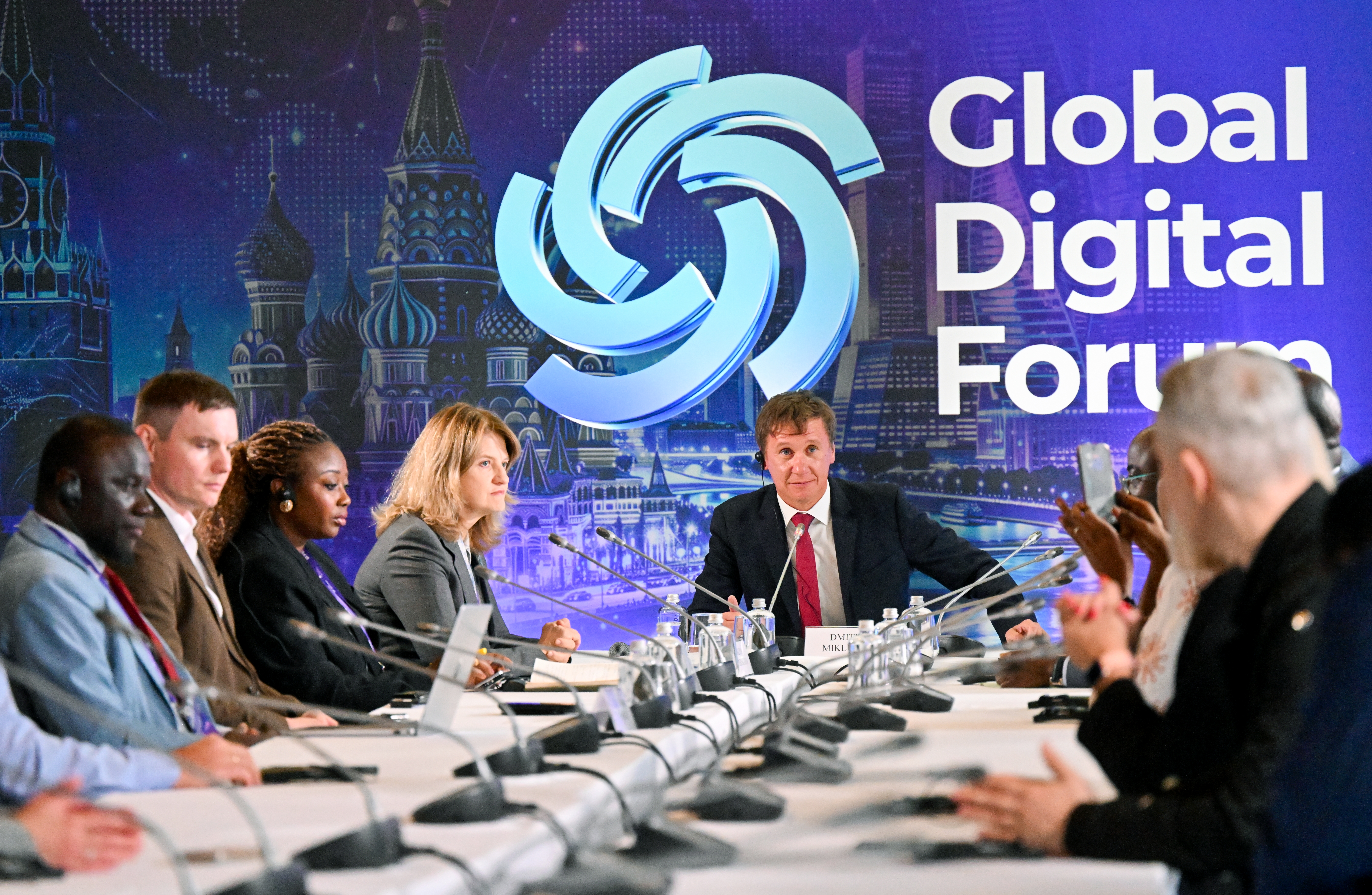 Amid the rapid advancement of AI, experts are calling for a measured approach to digitalization